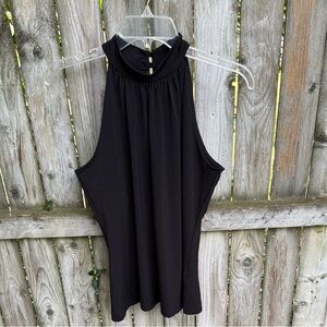 FREE w/purchase New York & Company Stretch Halter style top Built In Bra M